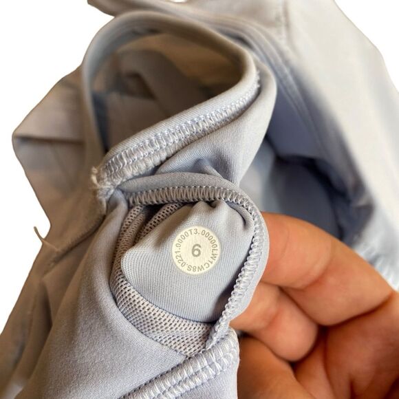 Lululemon Women’s 6 Align Crop Tank Top Light Blue Linen‎ Pastel Built In Bra - Picture 4 of 8